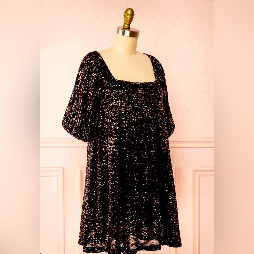 Low Back Black Sequined Babydoll Dress. Size Medium. NWT